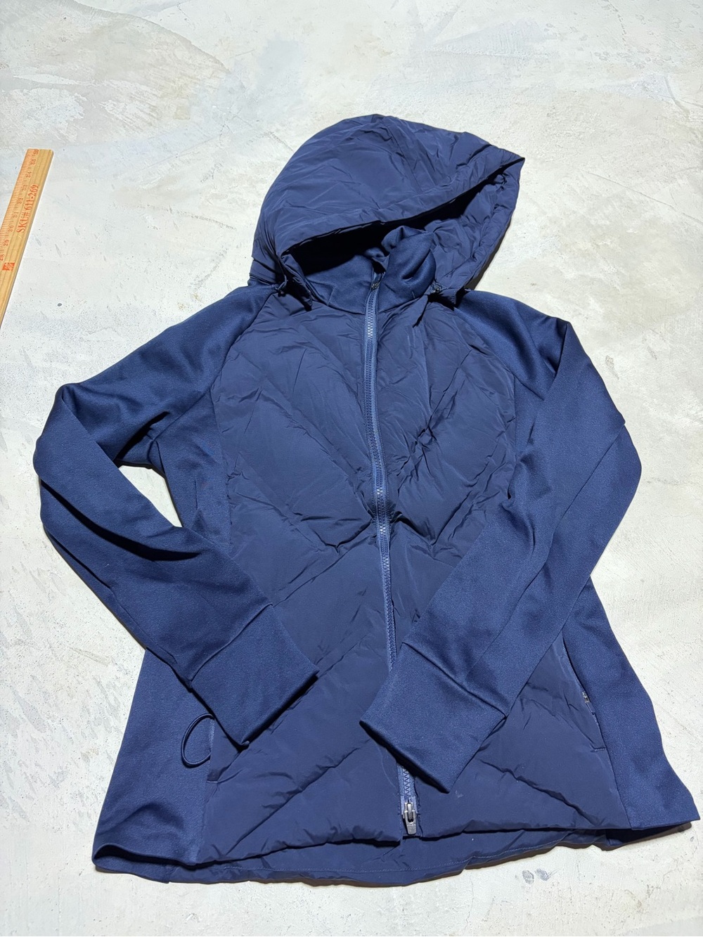 Athleta inlet Women's puff Hooded Jacket Navy down medium